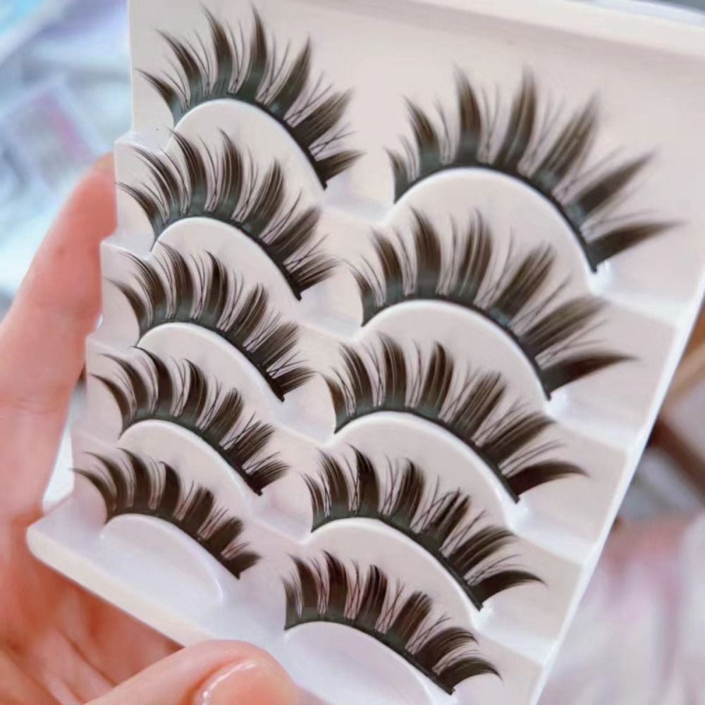 Naturalne rzęsy w stylu wet lo – Eyelash Extension Wet Look recenzja i cena